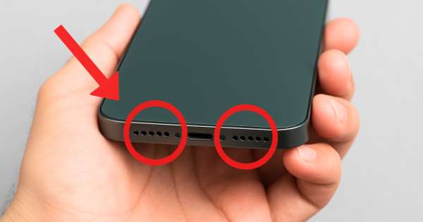 Por qué es fundamental limpiar los orificios del celular que están junto a la entrada del cargador: cómo debo hacerlo