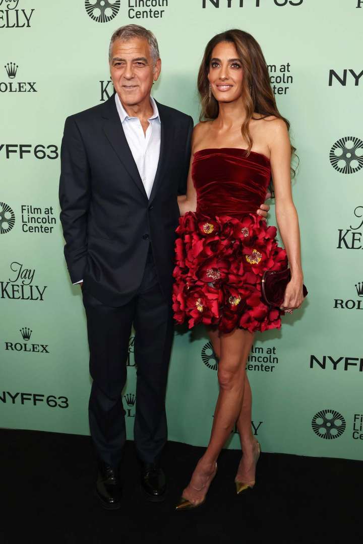 I Have Questions About Amal’s Makeup at the Jay Kelly Premiere
