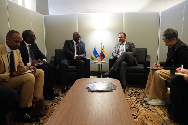 Venezuela y Burkina Faso revisan en Nueva York relaciones bilaterales