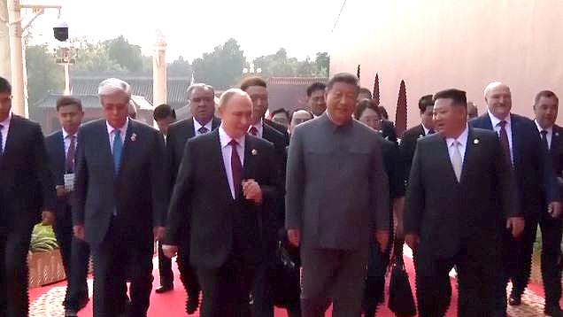 Un micrófono abierto capta a Putin y Xi hablando sobre longevidad e «inmortalidad»