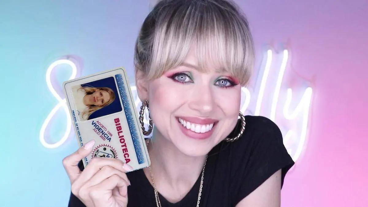 “Qué bonitos recuerdos”; Superholly recuerda su graduación de la UniVO hace 25 años en Orizaba [Fotos]