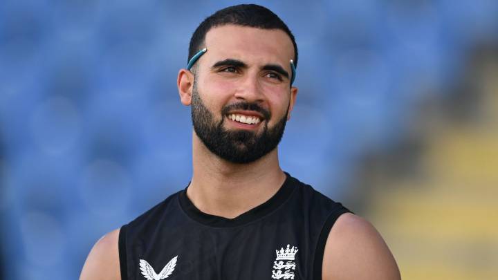 Saqib Mahmood ruled out of T20Is as Scott Currie earns maiden call
