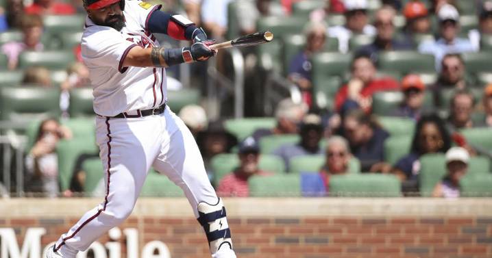 Albies drives in 3 and León homers in 1st start since 2023 as Braves beat Astros 8
