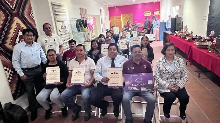 Reconocen a artesanos en el Cuarto Concurso Estatal de Alfarería y Cerámica 2025