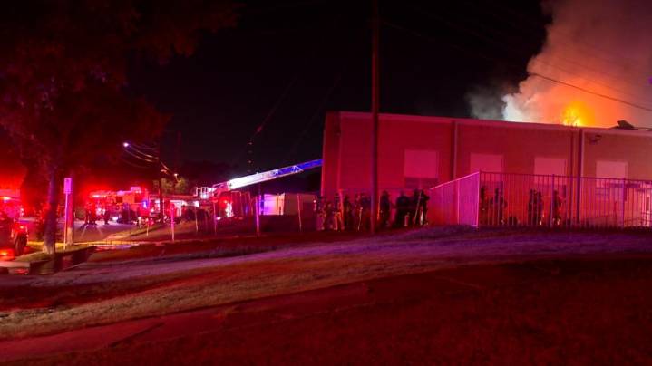 Fort Worth, Texas: Abandoned elementary school catches fire, officials say
