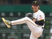 Deadspin | Pirates looking to end skid as series continues at Nationals