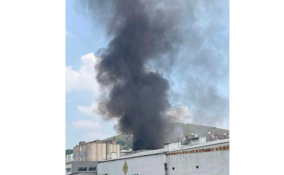 Se incendia fábrica de aceites Maravilla en Tlalnepantla; el fuego ya fue controlado