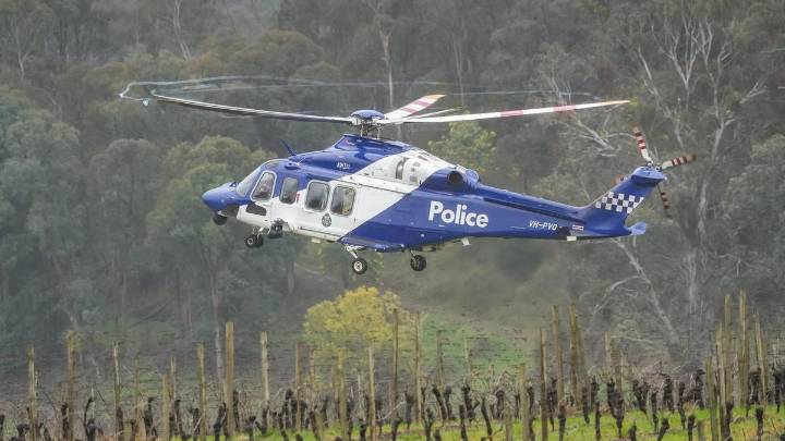 Fugitive hunt enters third week after teary farewells