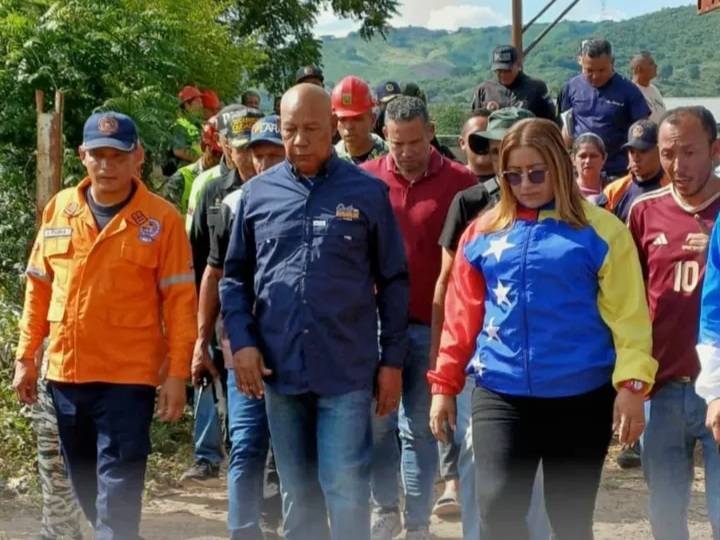 Autoridades atienden a familias de Lara afectadas por fuertes sismos