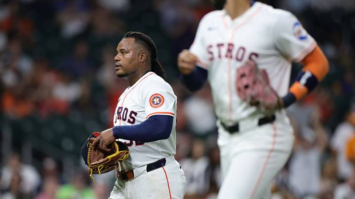 Houston Astros pitcher denies hitting his catcher on purpose