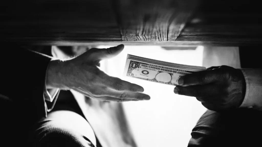 Acusan a Booster por fraude a decenas de ahorradores
