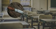 Indignante: Alumno amenaza con un cuchillo a su maestra en Paraguay