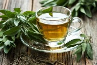 El té verde es una buena opción para eliminar las ojeras
