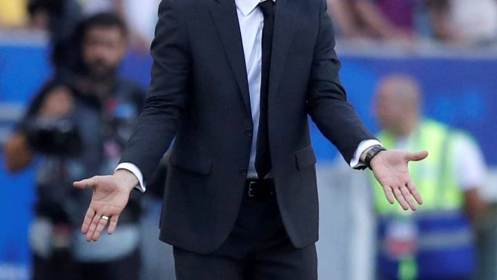 Reconocido entrenador venezolano desata ira en rueda de prensa tras polémica jugada: "esto empaña al fútbol"