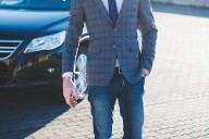 Woman's Mom Criticizes Fiancé for Wearing Jeans to Wedding Event at Country Club