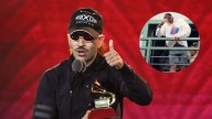 Feid genera pánico entre sus fans al intentar caer desde un balcón en Chile
