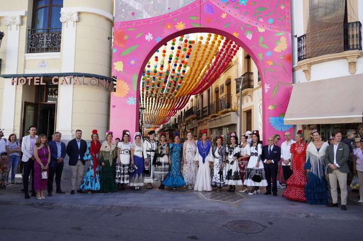La ofrenda floral a Pedro Romero anuncia al arranque de la Feria de Ronda
