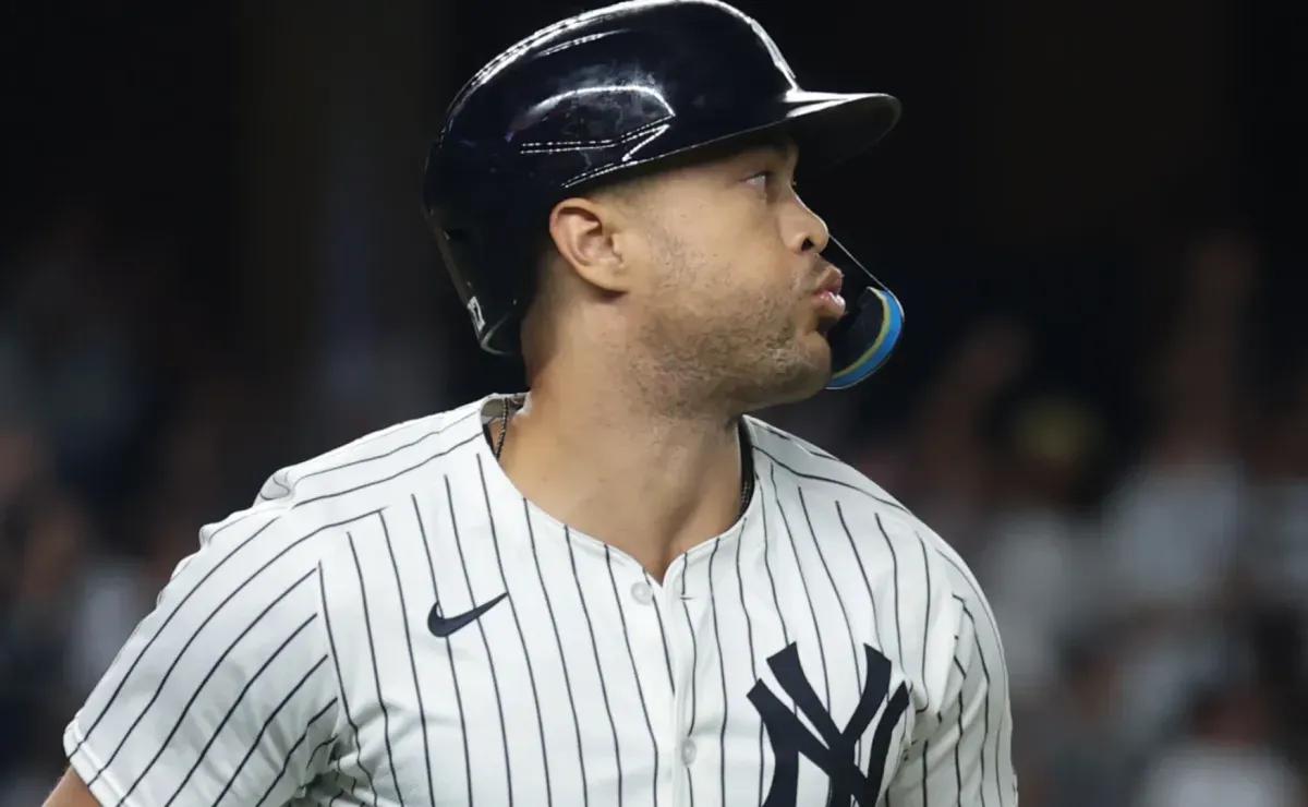Yankees HC Aaron Boone announces unexpected lineup change involving Giancarlo Stanton