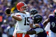 Flacco overwhelmed by Ravens, who beat Browns in QB's return to Baltimore