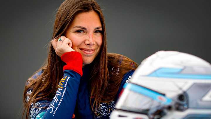 Esta es Laura Villars, la piloto de 28 años que aspira a convertirse en la primera mujer que preside la FIA