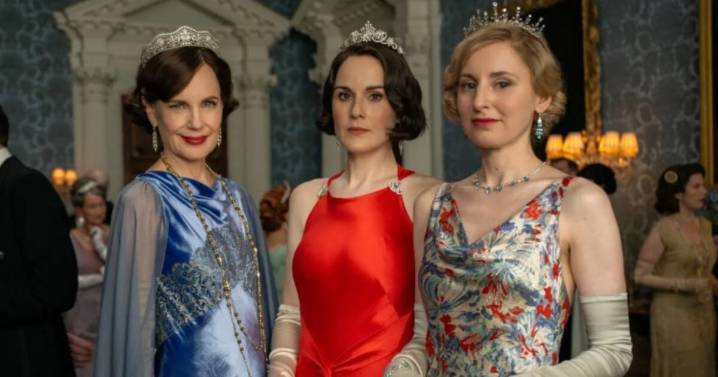 Downton Abbey film gets lukewarm reception as 'empty' cinemas fail to book up 