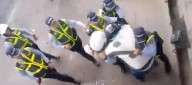 Reguladores de tránsito de Cali propinaron brutal golpiza a un motociclista