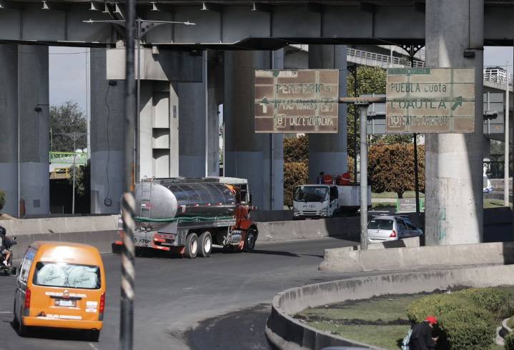 Pipa que estalló en Iztapalapa iba a exceso de velocidad, estima FGJCDMX