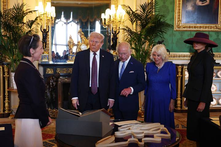 'Total Filth': Trump Accused of Leaving Windsor Castle a Mess with Orange-Stained Sheets and ‘Takeout Trash’ as Melania Refused to Stay in the Same Room