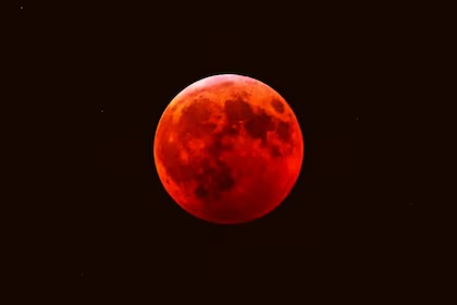 Luna de Sangre 2025 en septiembre: cuándo y dónde será visible el eclipse lunar total