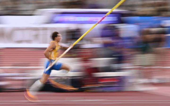 Athletics-Sweden’s world record breaker Duplantis takes Tokyo gold