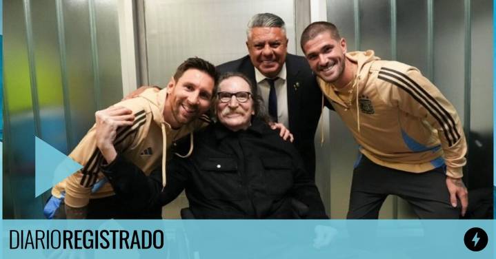 El emotivo encuentro entre Messi y Charly García en el Monumental