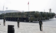 China presume de su artillería militar renovada y muestra versión actualizada de su misil Guam Killer creado para desafiar a Estados Unidos