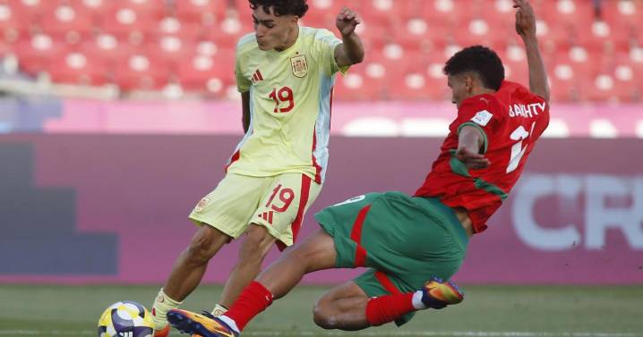 Jan Virgili, media parte, posible penalti a favor y un gol anulado en su debut con derrota en el Mundial sub'20