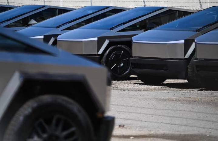 El increíble error de Tesla que enfureció a un dueño de Cybertruck: le enviaron un producto más caro del que pidió