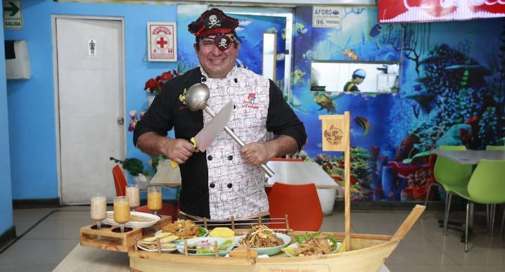 El pirata del cebiche: Roberto Madrid conquista Breña con su barco marino