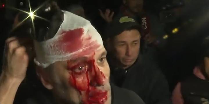 Incidentes en el acto de LLA en Moreno: peleas entre militantes, un botellazo a un periodista y piedras al auto presidencial