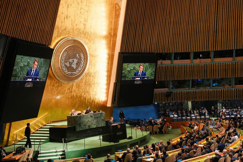 France joins other Western nations in recognizing Palestinian state