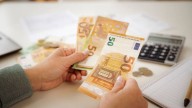 Retraso en la nómina: la ley obliga a tu empresa a pagarte un 10% extra