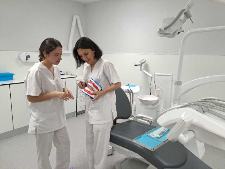 Quirónsalud Toledo ofrece una revisión dental y fluorización pediátrica gratuitas con motivo de la vuelta al cole