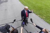 Trump le dice “cállate” a un periodista australiano que le pregunta sobre sus negocios