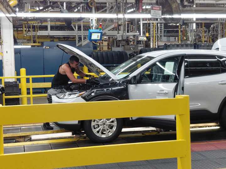 How autoworkers are retraining for the robot revolution