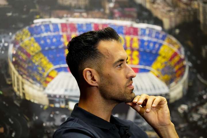 Sergio Busquets, el fútbolista que se inventó la posición del ‘5’, pone fecha a su adiós
