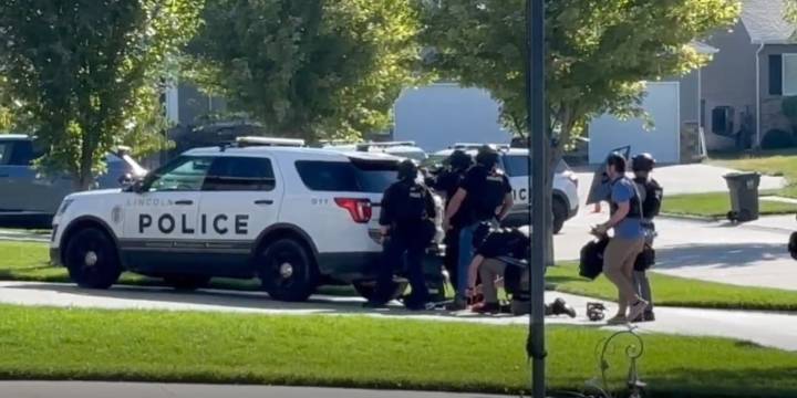 LIVE: Heavy police presence spotted in east Lincoln neighborhood