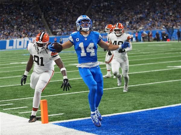 Goff throws 2 TD passes to St. Brown, Lions beat Browns 34