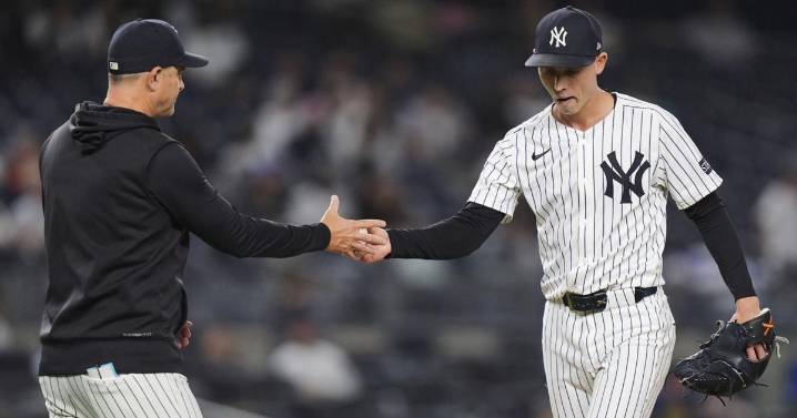 Yankees lose consecutive games by 10 runs for only the 3rd time, let down by a battered bullpen