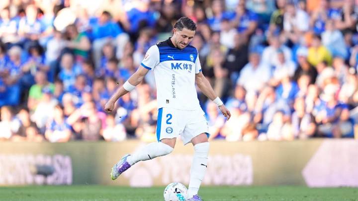 El Alavés aparta a Facundo Garcés tras conocerse su sanción de un año por falsificación de documentos