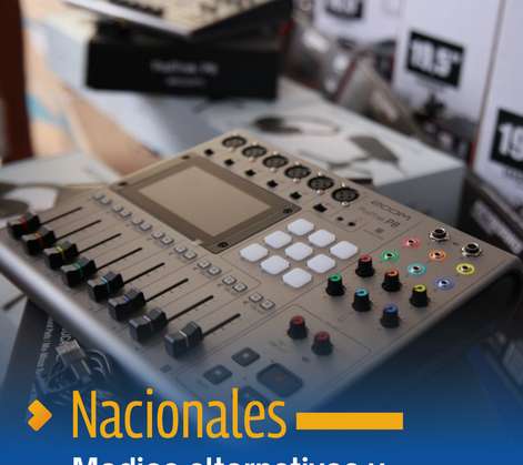 Medios alternativos y comunitarios de La Guaira reciben equipos para defender la verdad de Venezuela