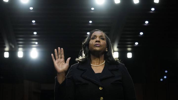 Judge temporarily blocks Trump's firing of Federal Reserve governor Lisa Cook