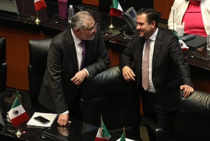 Reforma de amparo de Sheinbaum va fast-track en Senado; Morena da marcha atrás a parlamento abierto