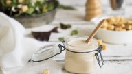 Sin conservantes y muy deliciosa: hacé tu propia salsa César para todas tus comidas, así de fácil